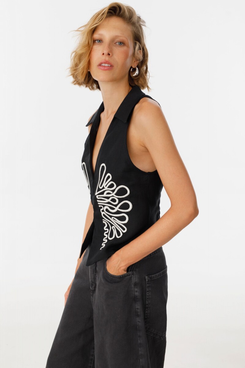 Chaleco Sapphiro Negro con bordado crudo