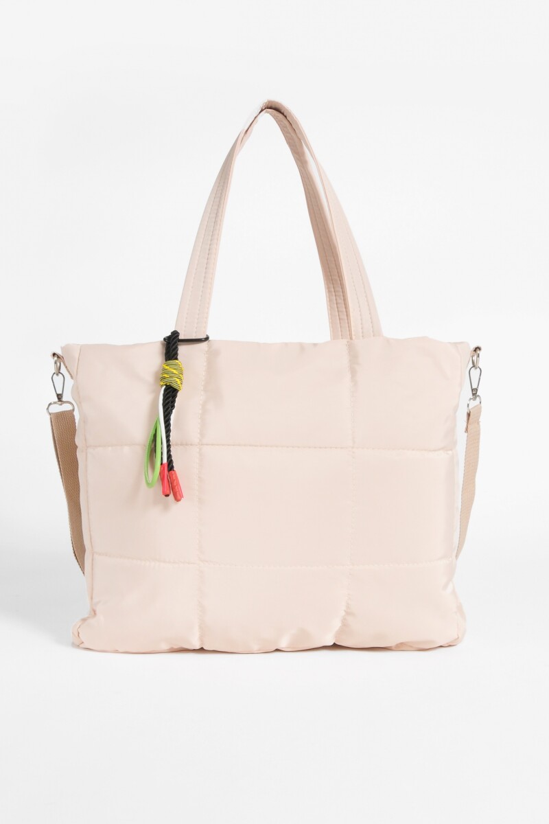 Shopper matelaseada con llavero crudo