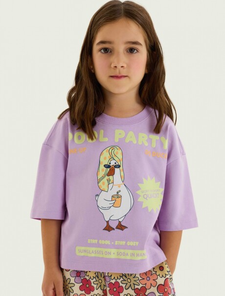 BLUSA INFANTIL MODELO CROPPED CON ESTAMPA VIOLETA