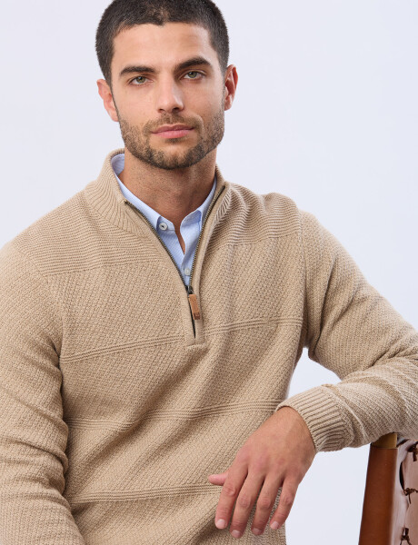 BUZO TEJIDO TEXTURADO Beige