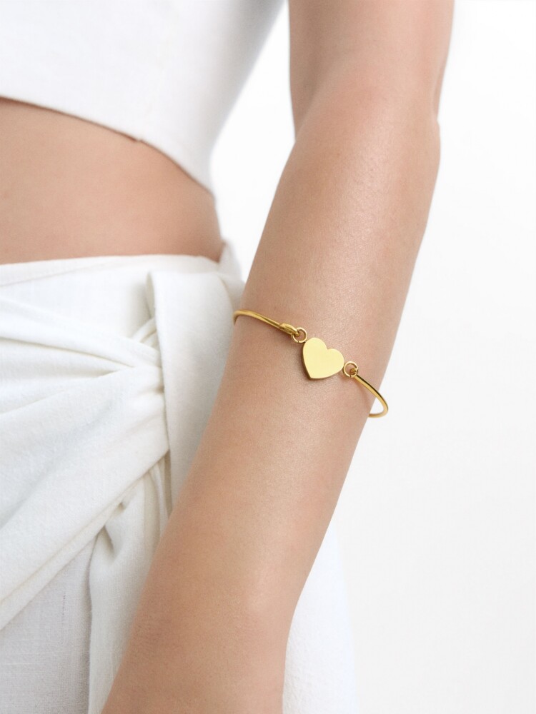 Pulsera Rígida Con Corazón - Acero Inoxidable dorado