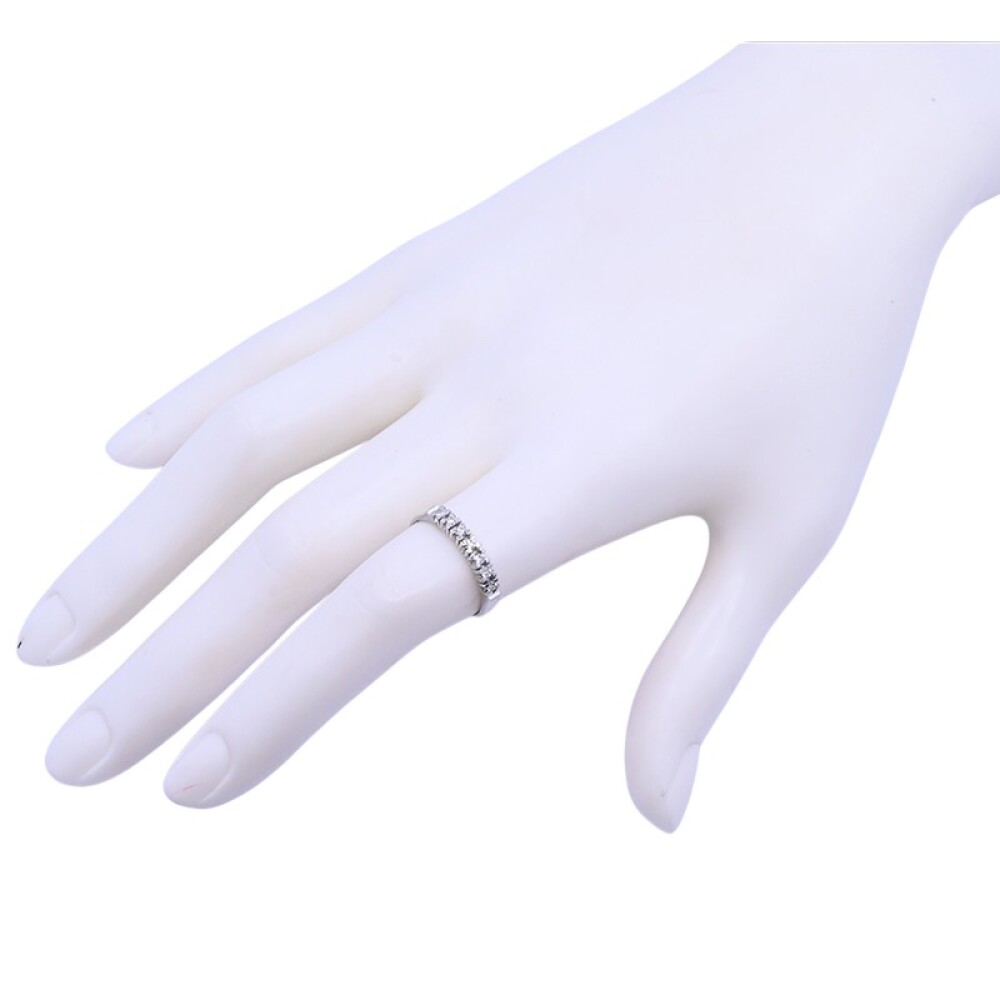 Anillo medio sin fin oro blanco 18 k con 7 brillantes engarce 4 puntas. Anillo medio sin fin oro blanco 18 k con 7 brillantes engarce 4 puntas.