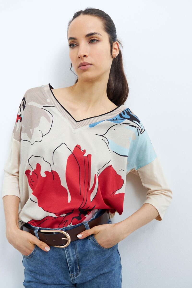 Blusa escote V frente estampado beige