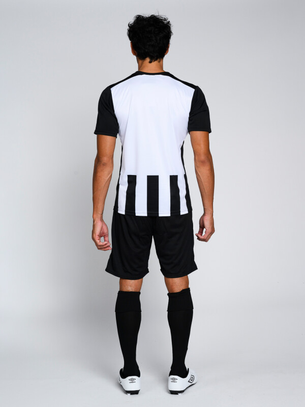 Equipo de futbol express Umbro Hombre F29