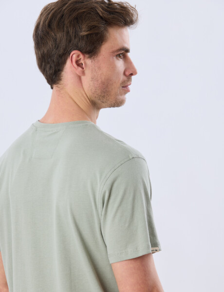 REMERA BÁSICA DE ALGODÓN Pistacho
