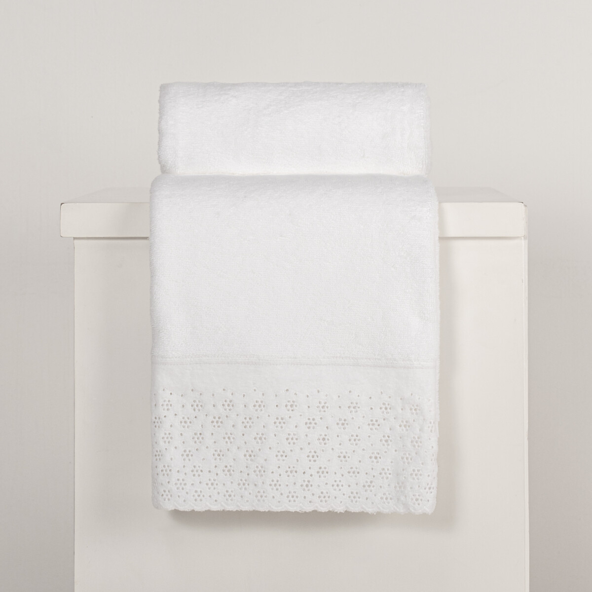 Toalla Lovely Blanco 500 G/M2 - Cuerpo Plus 