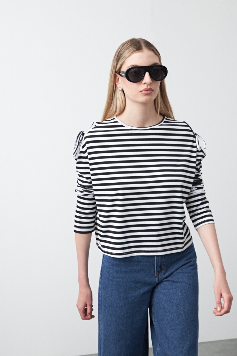 REMERA SENDAI Negro/Blanco