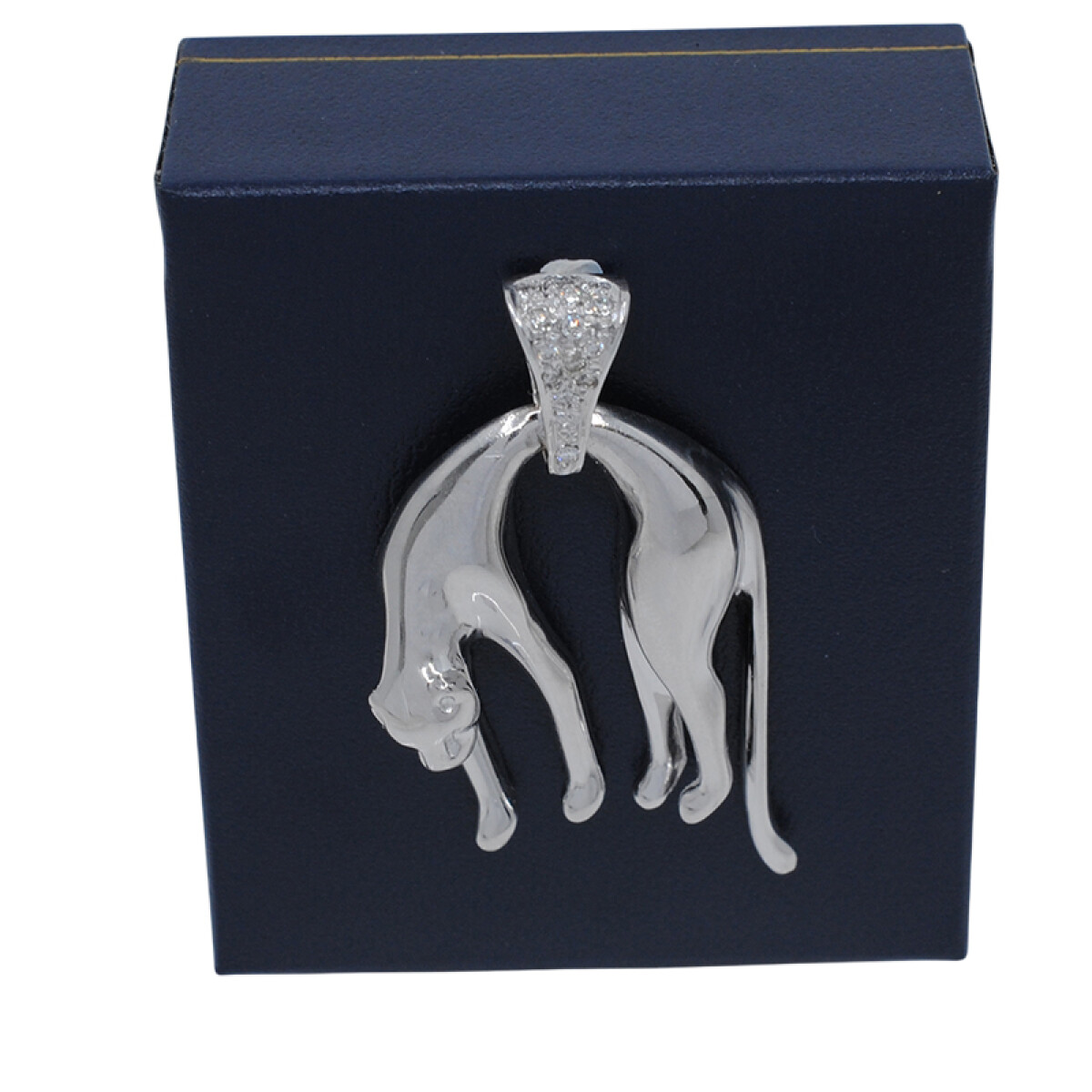 Colgante con forma de pantera en oro 18k blanco y brillantes 