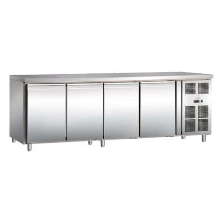 Bajo mostrador refrigerado 2.20 mts 4 puertas Kuma Bajo mostrador refrigerado 2.20 mts 4 puertas Kuma