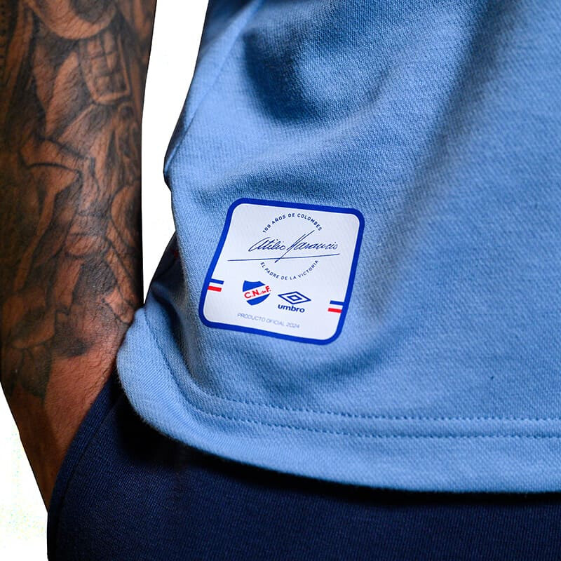 Camiseta Umbro Nacional Celeste 2024 de Hombre - NU143011 Celeste