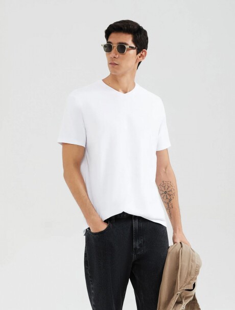 CAMISETA UNISSEX ESCOTE V SUPER COTTON BLANCO