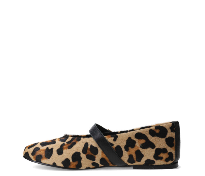 Zapato balerina con tira y hebilla Leopardo