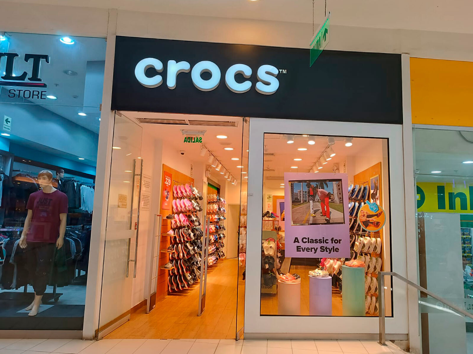 Crocs - Real Plaza Huánuco