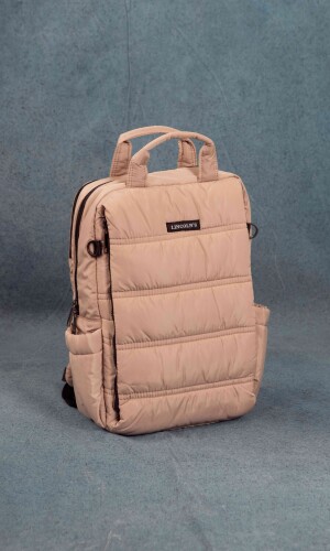 MOCHILA CAPITONEADA PETERSBURGO CREMA