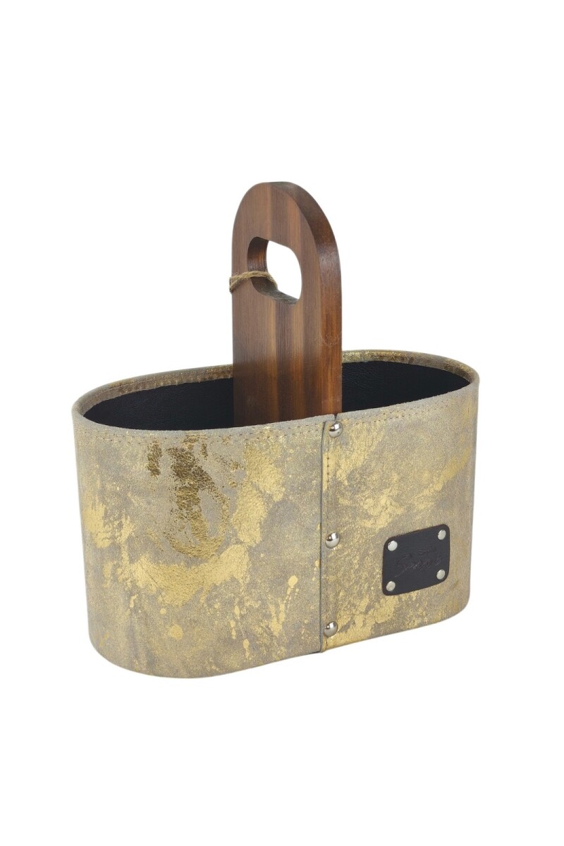 Matera Artesanal de Cuero con Detalles Metalizados Beige con dorado