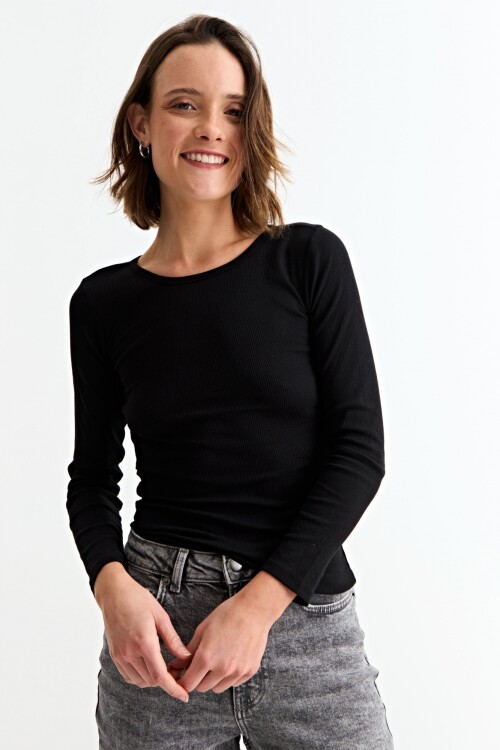 Sweater hilo metálico NEGRO