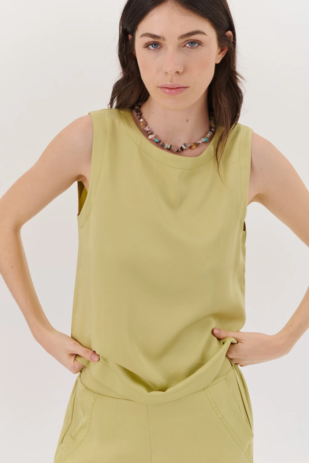 TOP TENCEL verde lima 1