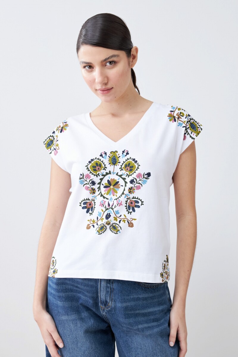 Remera escote en V estampada blanco