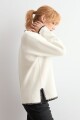 Sweater bordado en contraste crudo