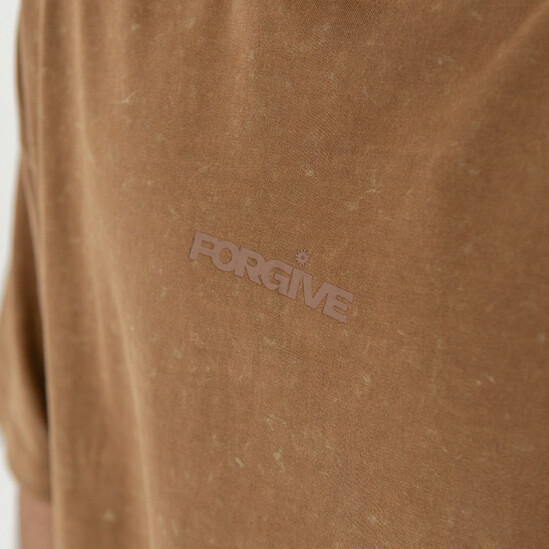 Remera Pulau Forgive Marrón