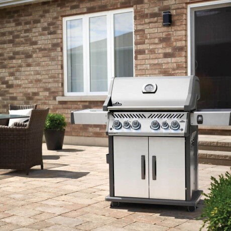 Parrilla a Gas Napoleon Rogue SE 525 RSIB Acero Inoxidable Parrilla a Gas Napoleon Rogue SE 525 RSIB Acero Inoxidable