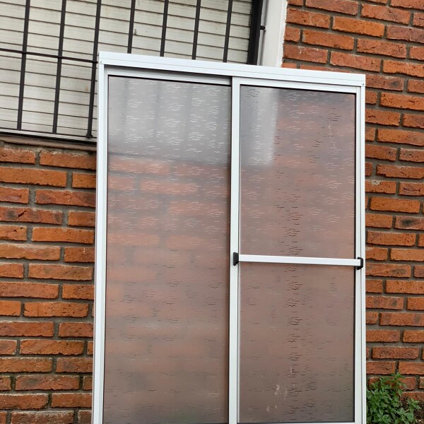 Mampara de Aluminio con Acrilico Mampara de Aluminio con Acrilico