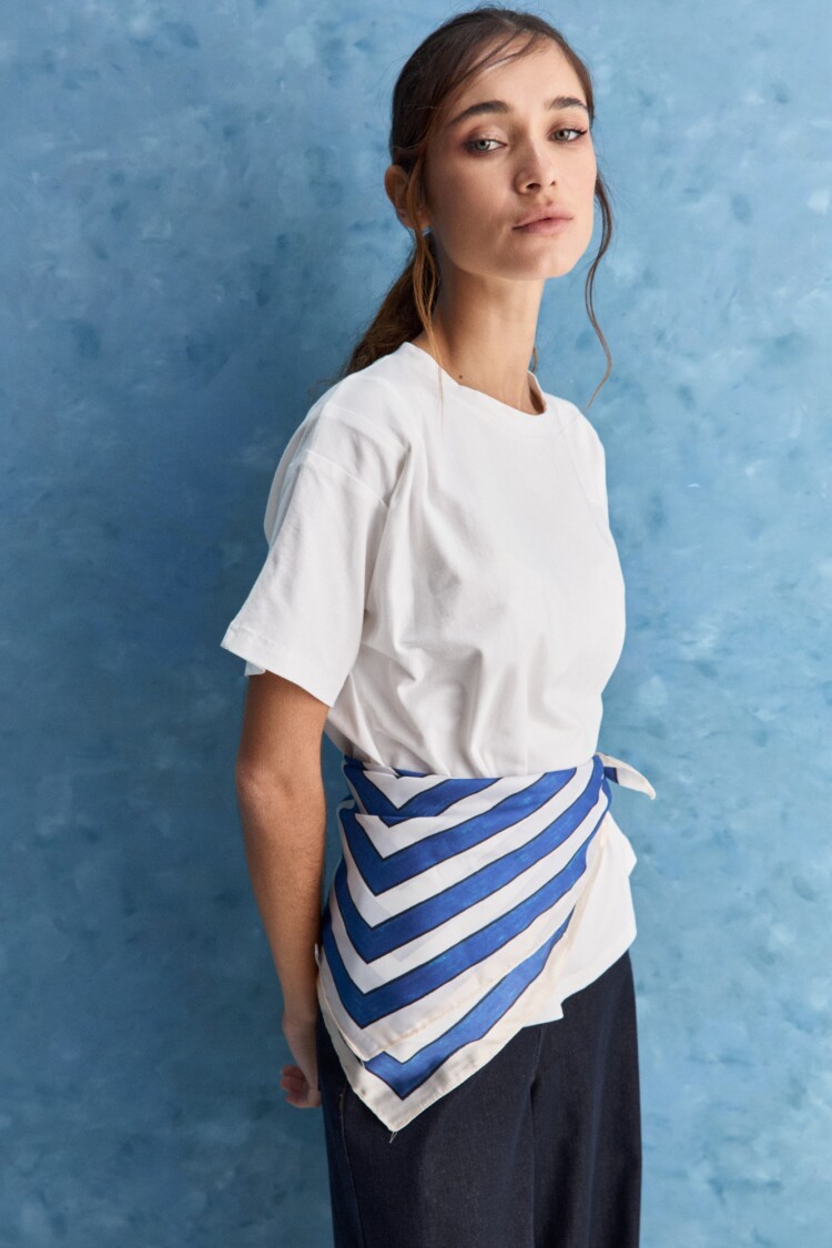 REMERA MOREA Crudo