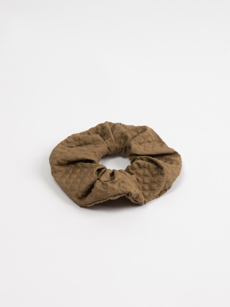 Scrunchie textura Tostado