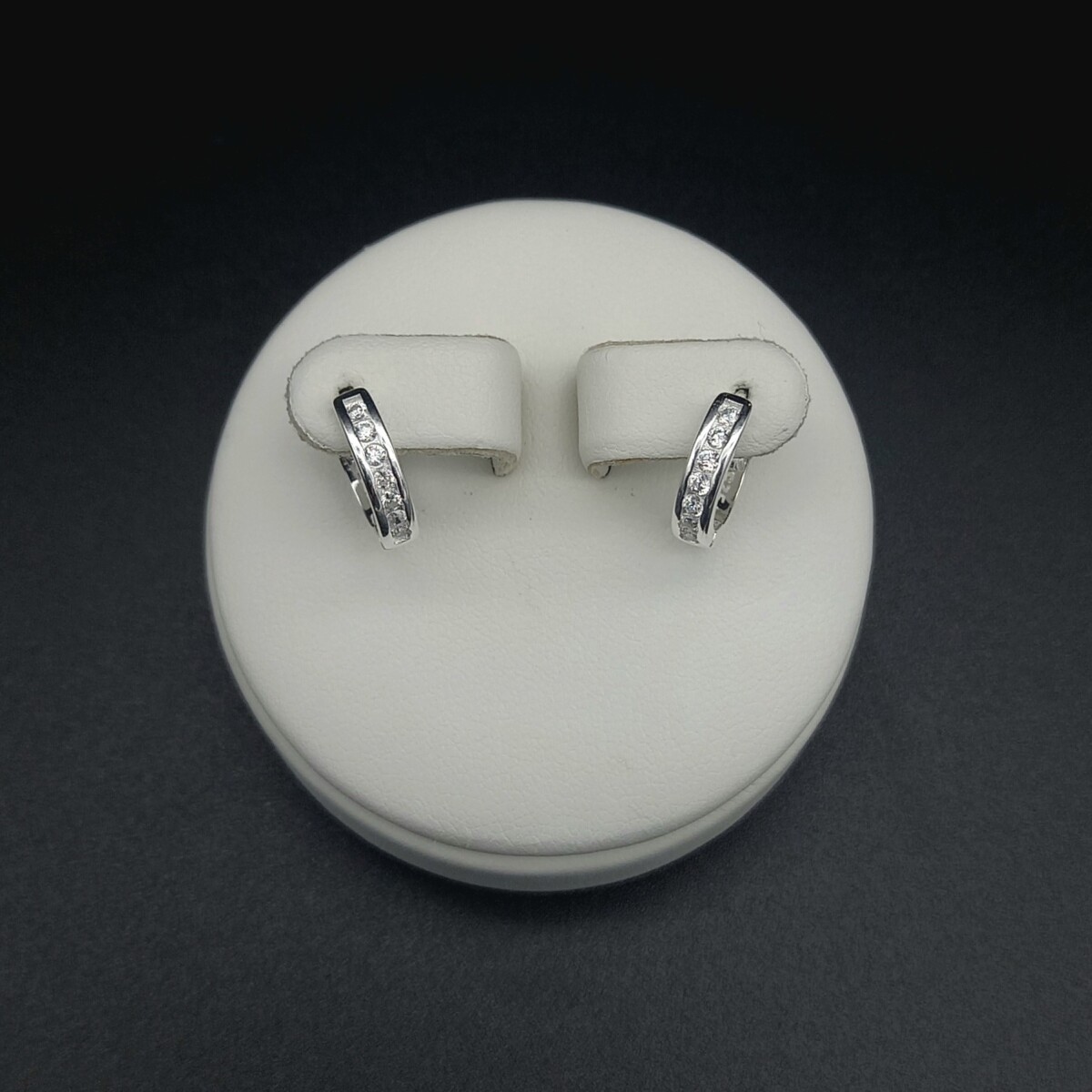 Par de aros de plata 925 con circonia. 