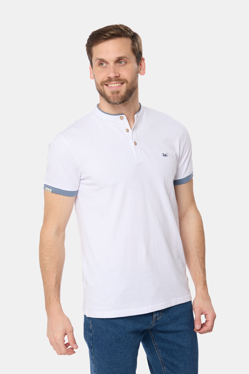 REMERA LISA CUELLO MAO Blanco