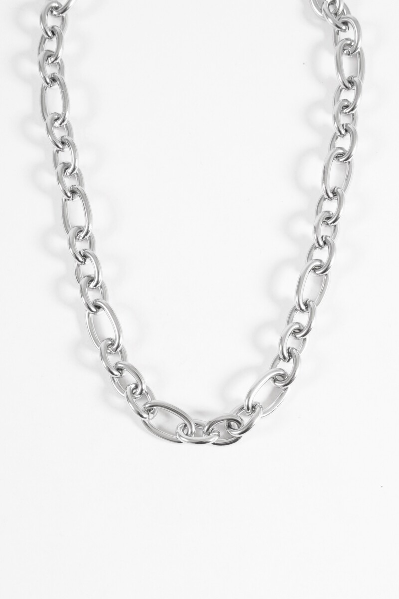 Collar cadena de acero plateado