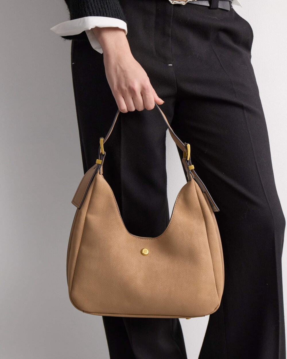 Cartera al hombro Raw en efecto gamuza Taupe