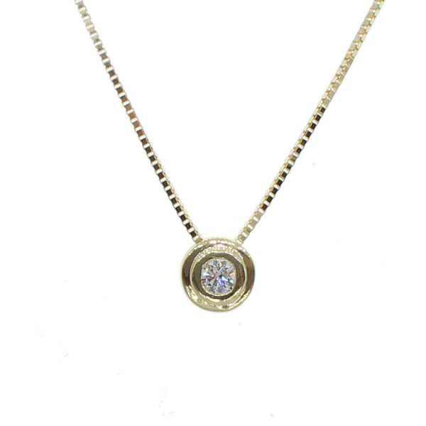 Colgante Chiara en oro amarillo 18K con brillante doble virola Colgante Chiara en oro amarillo 18K con brillante doble virola