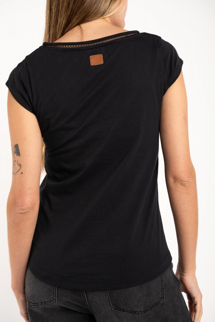 Remera Escote V Algodon Peinado Negro