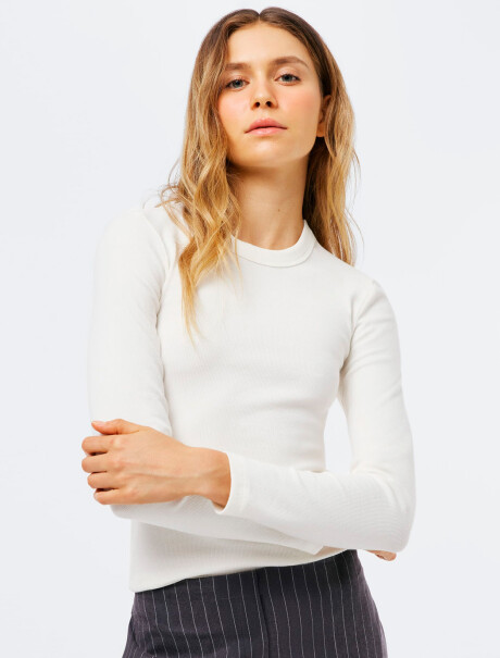 CAMISETA BÁSICA EN TELA ACANALADA BLANCO