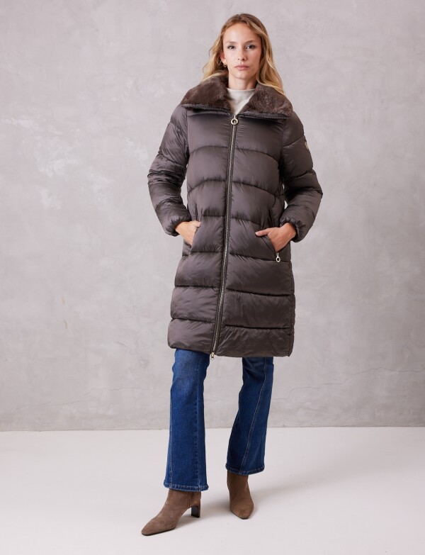 Campera Puffer Satinada Con Cuello De Piel MARRON