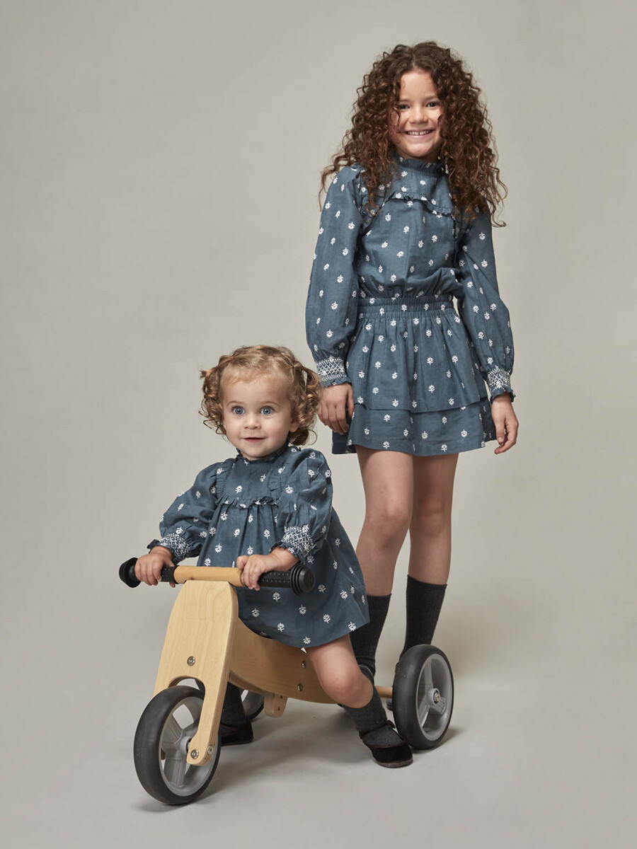 Vestido Bordado De Flores Plomo