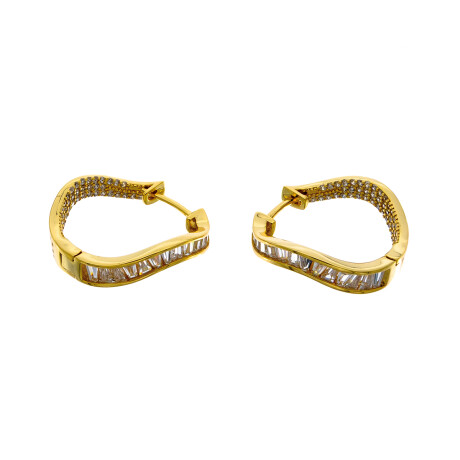 Par de aros de plata 925 con baño de oro amarillo y circonias. Par de aros de plata 925 con baño de oro amarillo y circonias.
