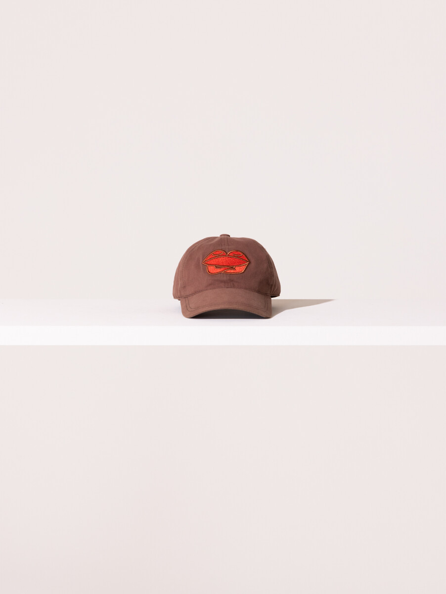 GORRA LVCR 