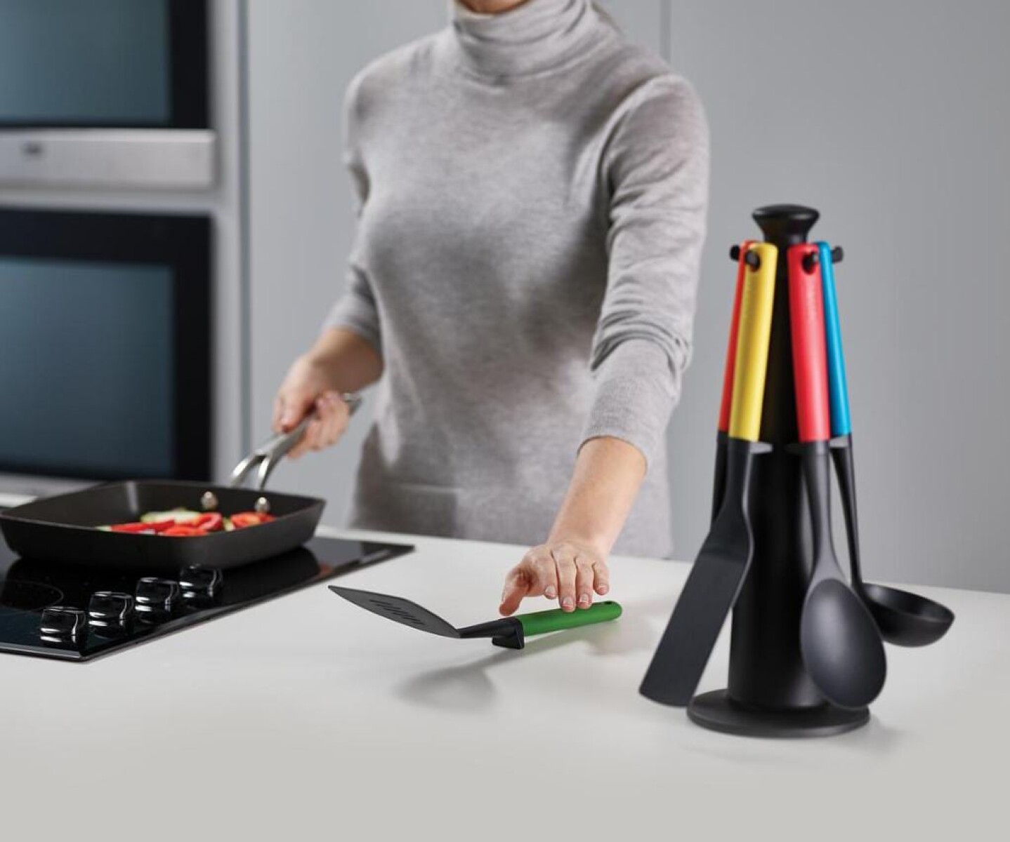 Set de 5 utensilios de cocina con soporte giratorio 360° Joseph Joseph Duo 