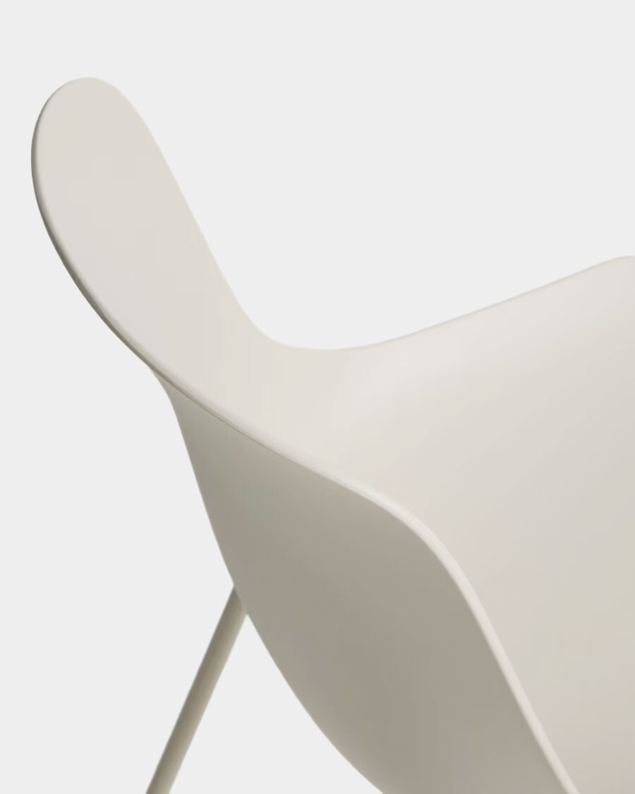 Silla Altea beige y patas de acero con acabado beige