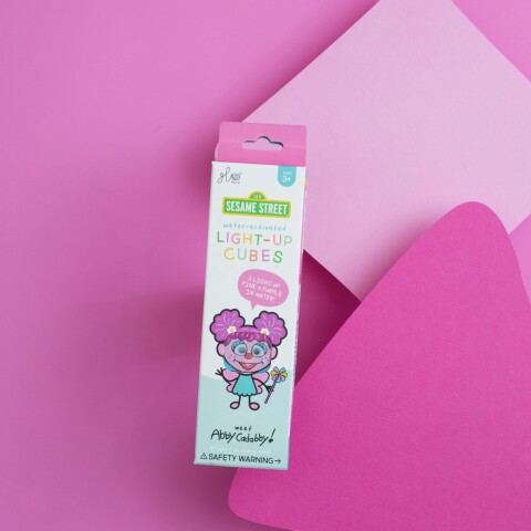 Set 4 cubos Glo Pals iluminados activados por agua ABBY