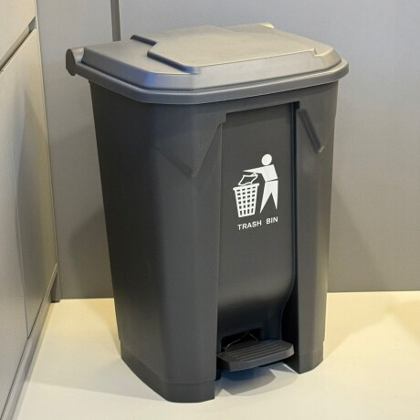 Contenedor de Basura Plástico con Pedal 80L Contenedor de Basura Plástico con Pedal 80L