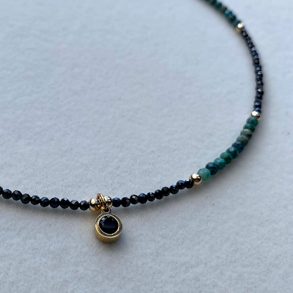 Collar AMAIA con piedras naturales 