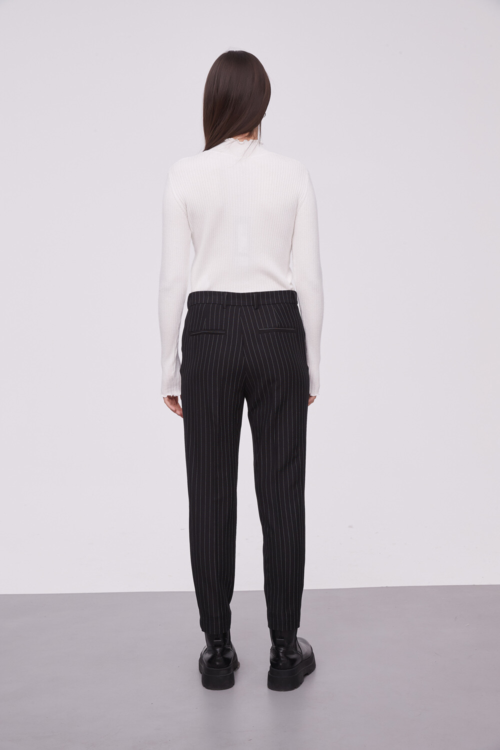 Pantalon Mager Negro