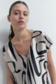 Blusa frente estampado abstracto negro