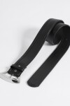 Cinturon basico con hebilla metalica negro
