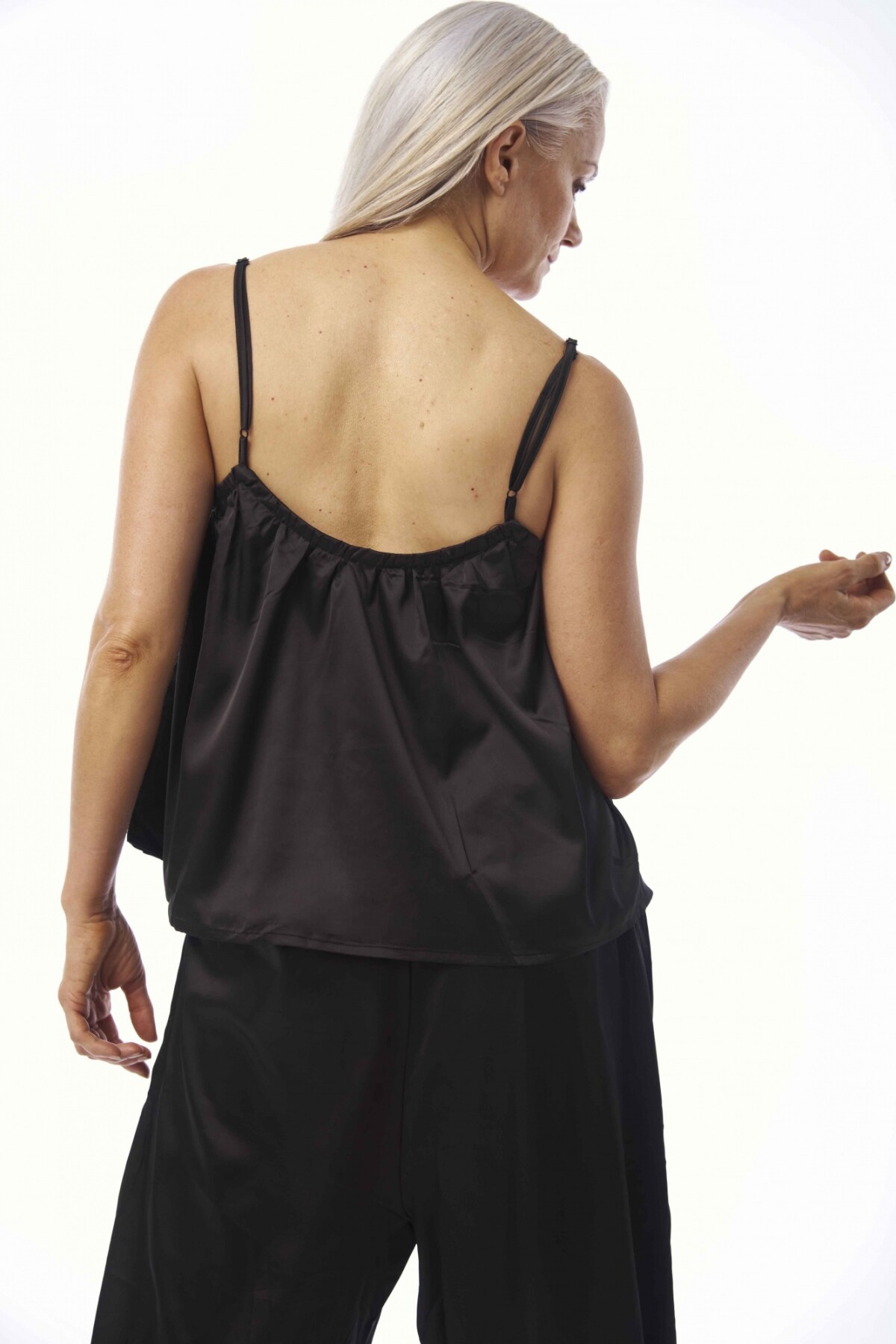 Musculosa Irina Negro