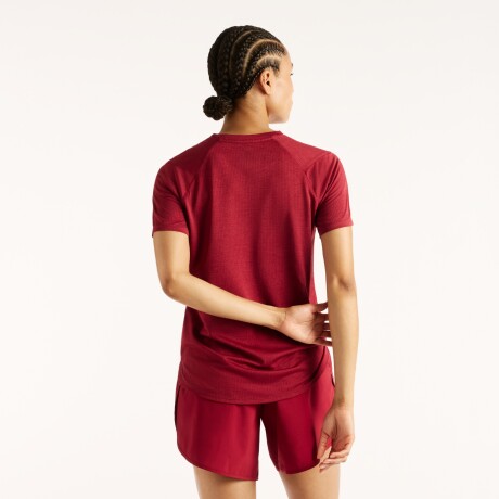 Remera New Balance de Dama - Athletics - WT6288NOYLR RED