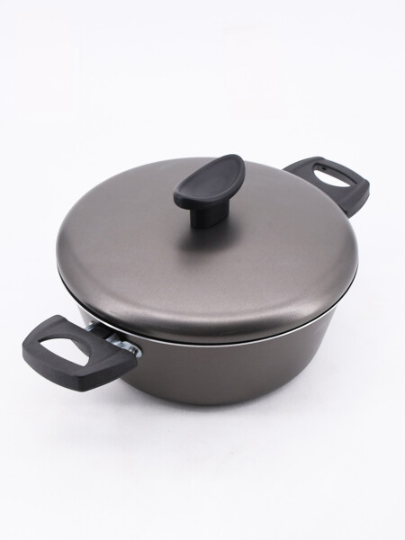 OLLA CON TAPA NEGRO